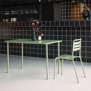 Table de jardin métal Amélia 4 personnes acier antirouille extérieur