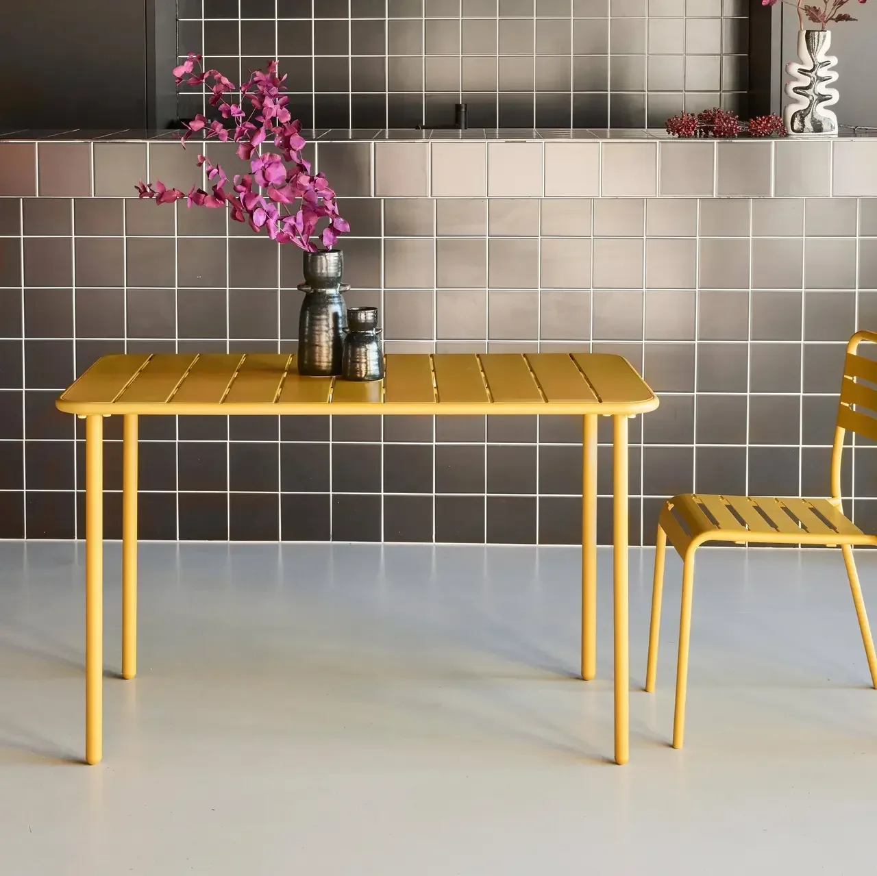 Table de jardin métal Amélia 4 personnes acier antirouille extérieur