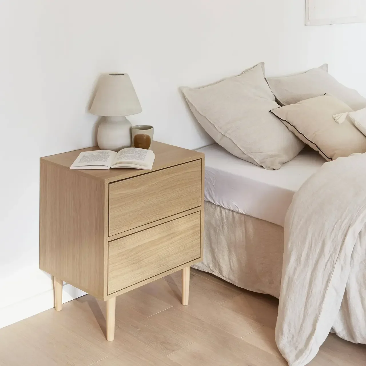 Table de nuit Mika 2 tiroirs bois massif design scandinave