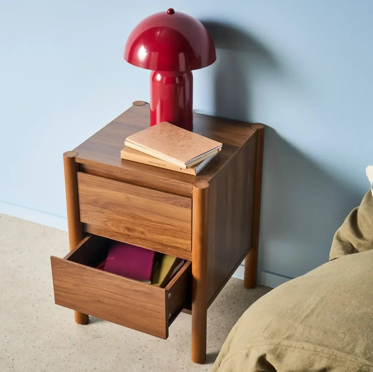 Comodino rotondo 2 cassetti legno noce design contemporaneo 42cm