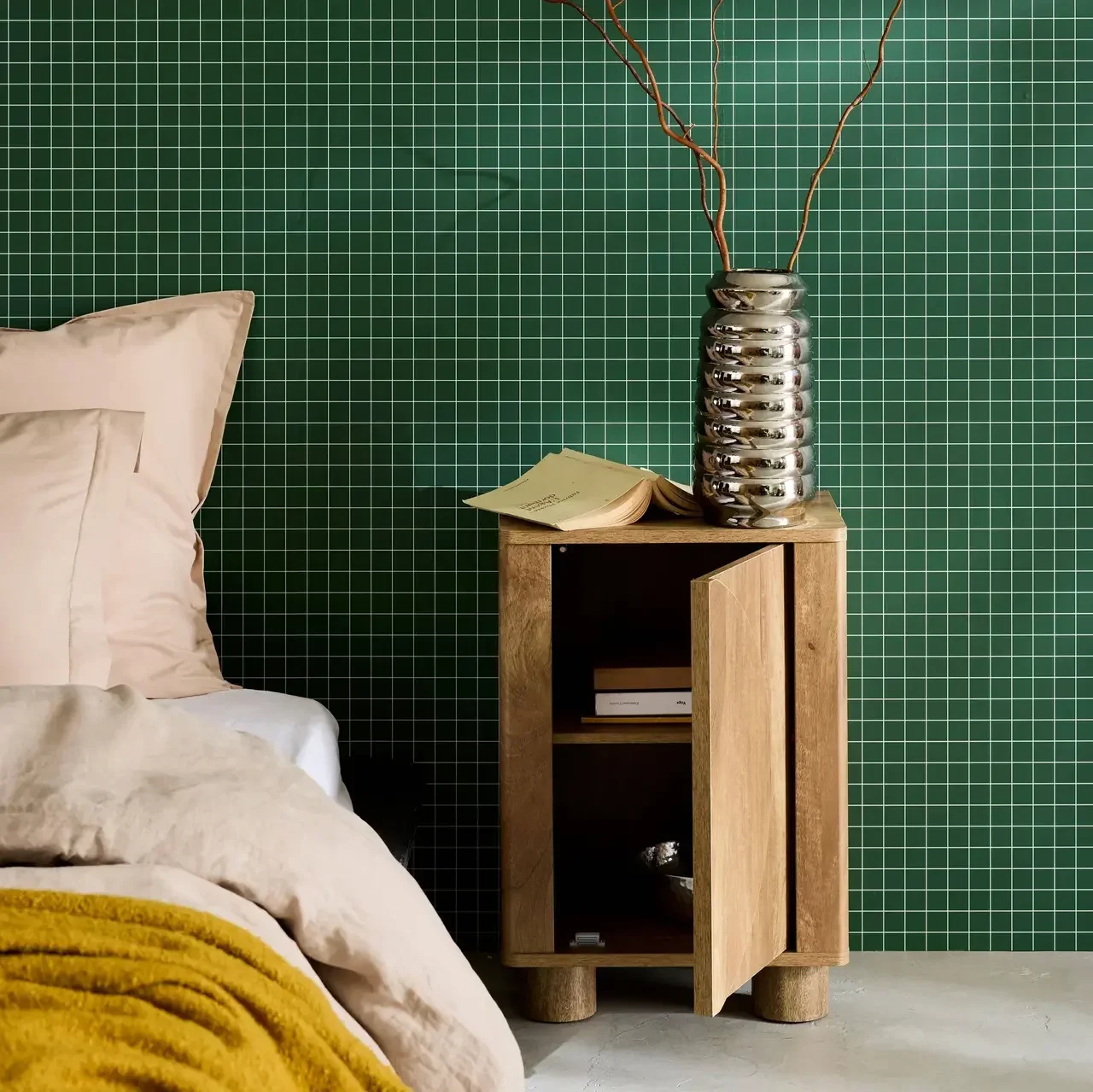 Table de nuit bois porte réversible motifs Pondi exotique
