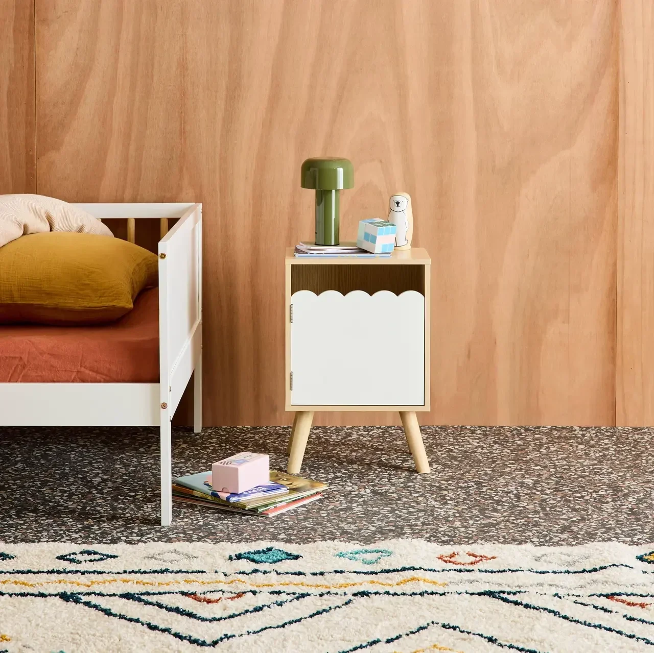 Table de nuit enfant Azur motif bois 1 porte style scandinave