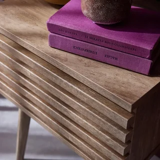 Skandinavischer Nachttisch Madere gestreiftes Holz 1 Schublade