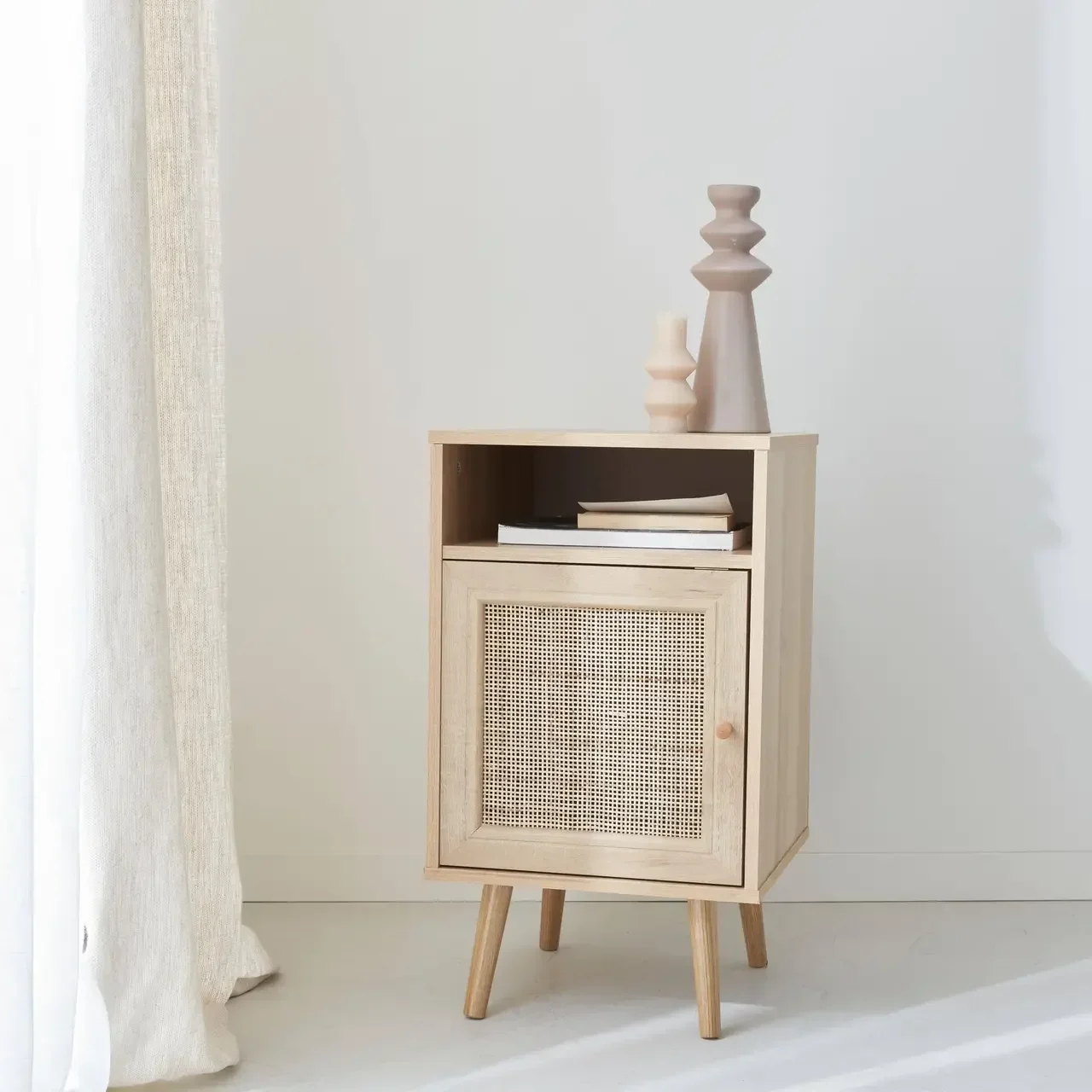 Table de nuit scandinave cannage porte bois chambre bohème chic
