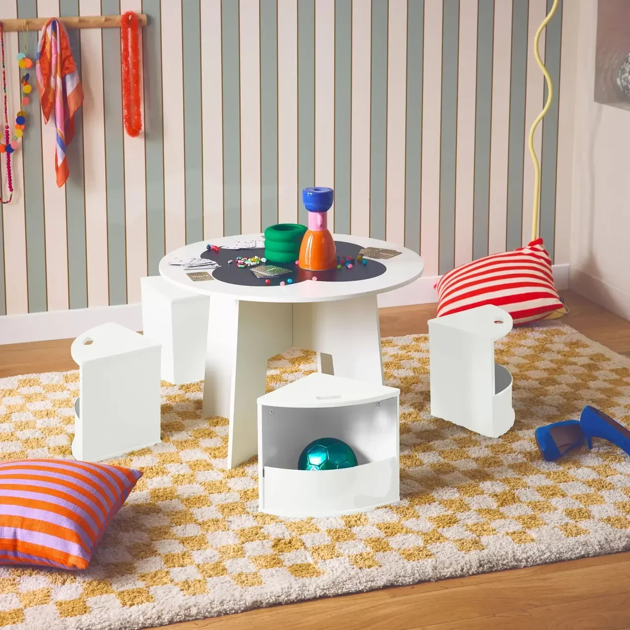 Table enfant ardoise 4 chaises rangement intégré Nephos