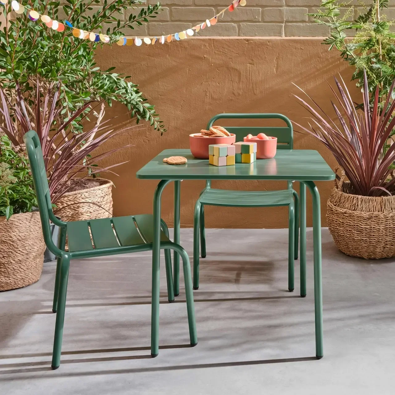 Table métal enfant vert de gris 2 chaises jardin extérieur Anna