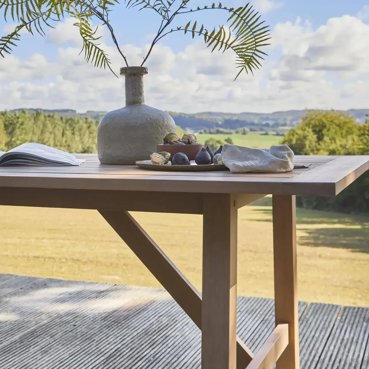 Outdoor eucalyptus garden table 8 seater 260 cm Loria rectangular patio dining