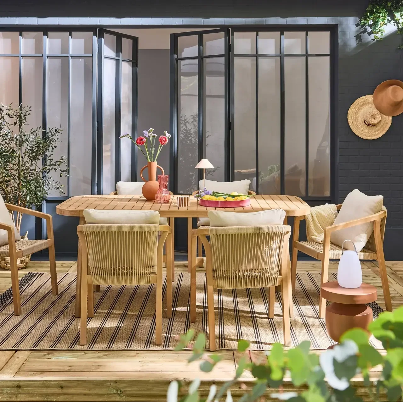 Table de jardin 6 personnes eucalyptus massif 180 cm intérieur extérieur