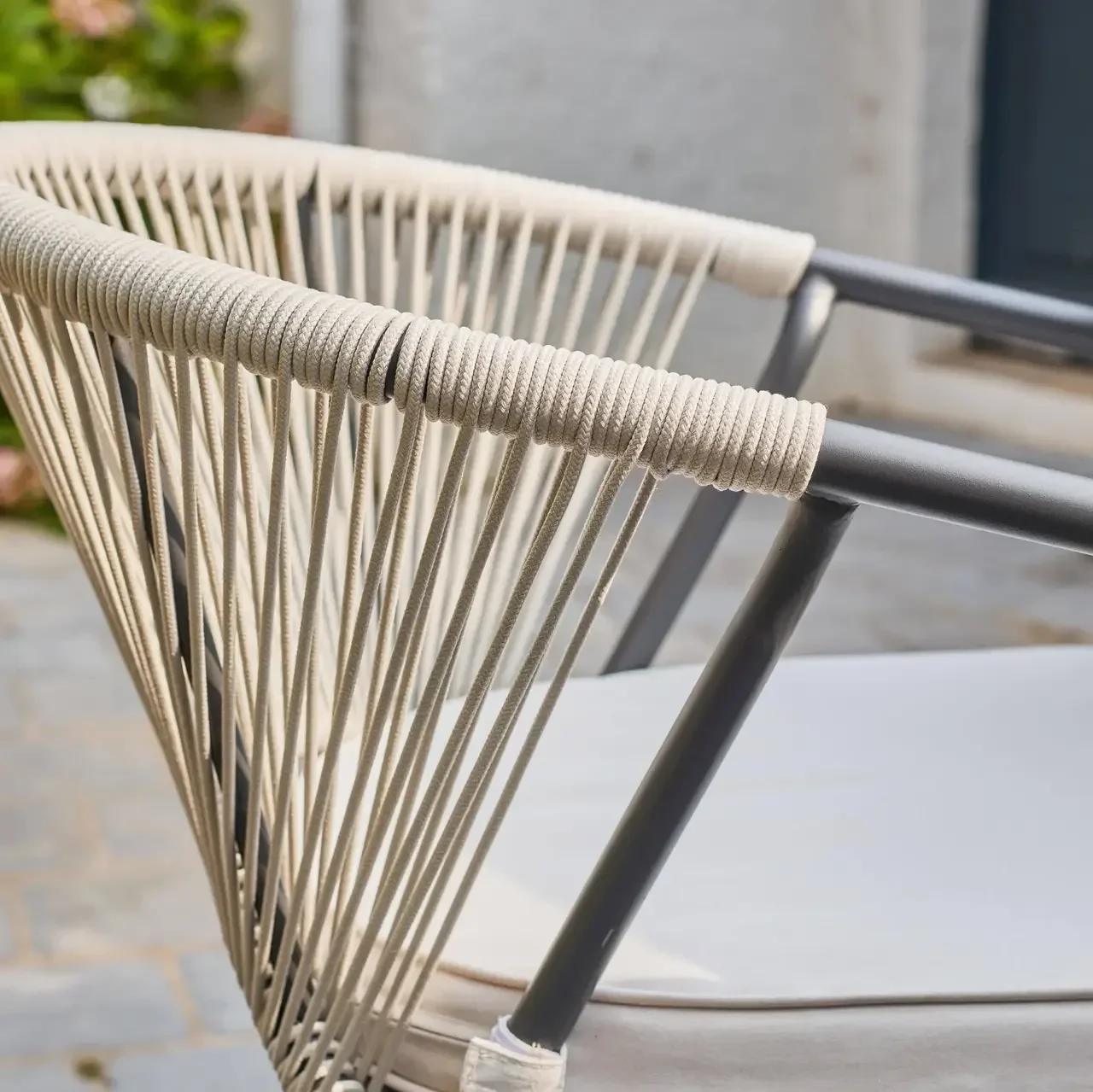 Table jardin ronde verre aluminium 6 places Orbis extérieur