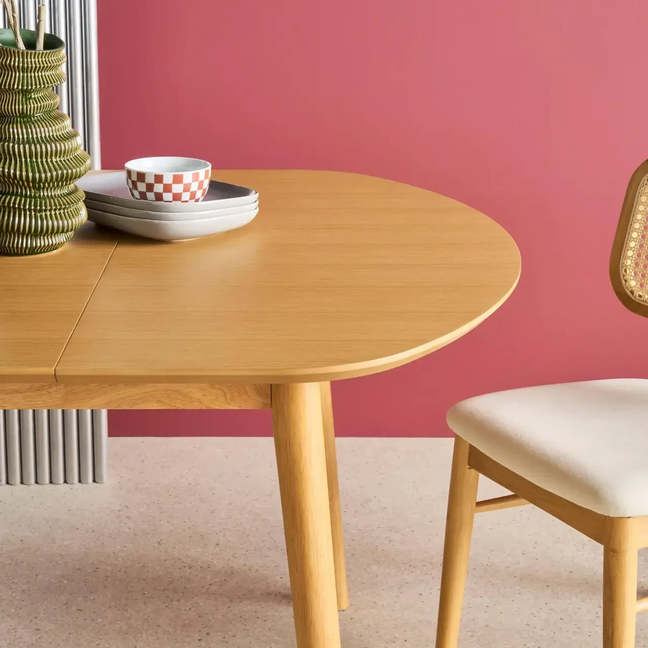 Oval extendable dining table solid rubberwood oak finish 4-6 seats Lisa