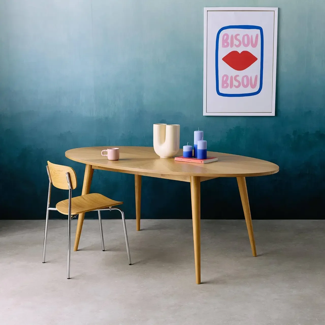 Table ovale scandinave 6 personnes hévéa massif chêne plaqué