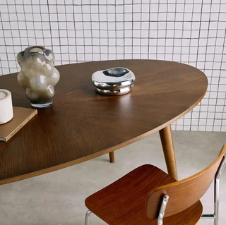 Oval Scandinavian dining table 6 seater solid hevea wood oak veneer