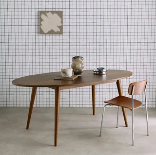 Oval Scandinavian dining table 6 seater solid hevea wood oak veneer