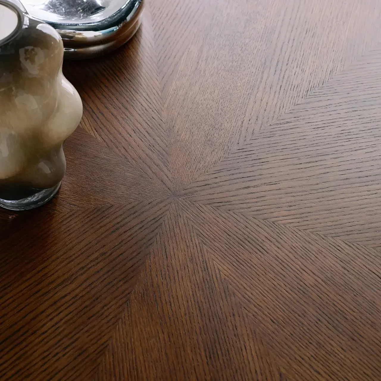Oval Scandinavian dining table 6 seater solid hevea wood oak veneer