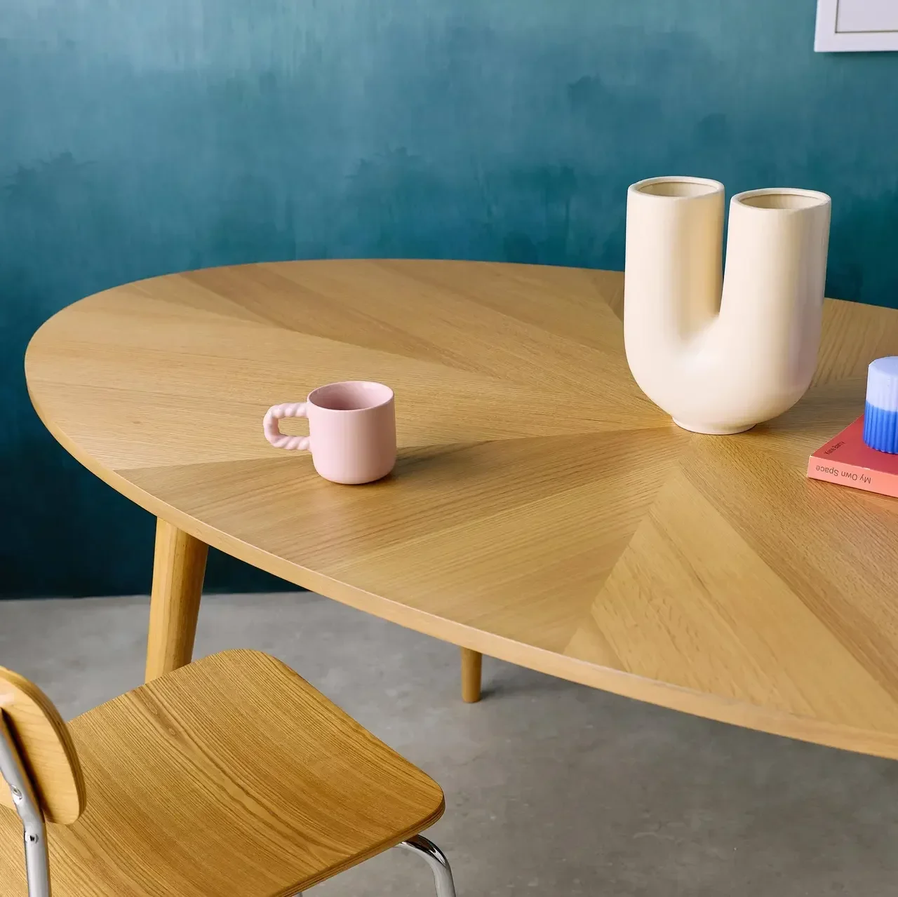 Oval Scandinavian dining table 6 seater solid hevea wood oak veneer