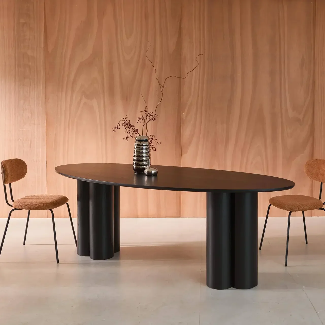 Table ovale 8 personnes bois massif hévéa chêne Leonore