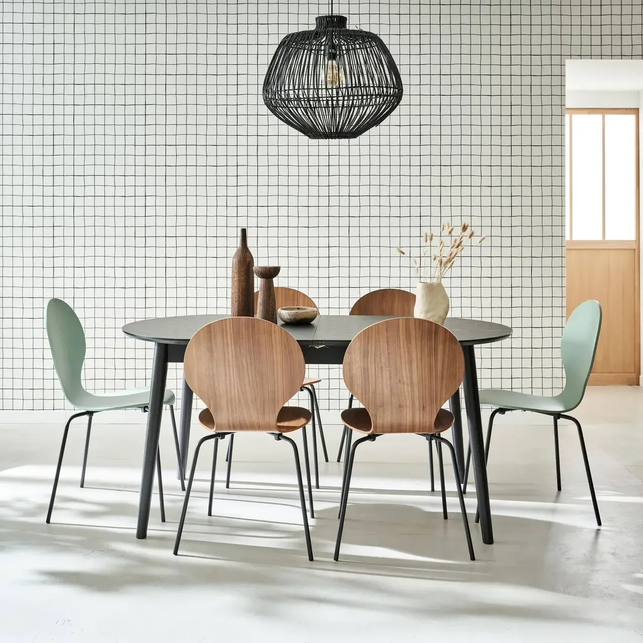 Table à manger extensible Lina 6-8 places hévéa et chêne plaqué