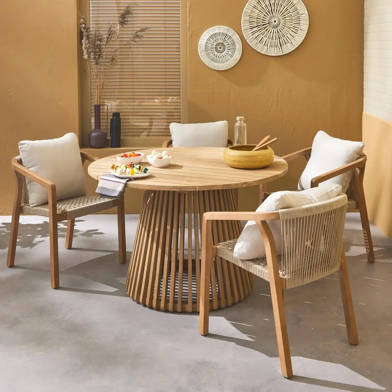Solid acacia round garden table 4 seater patio outdoor Oviedo
