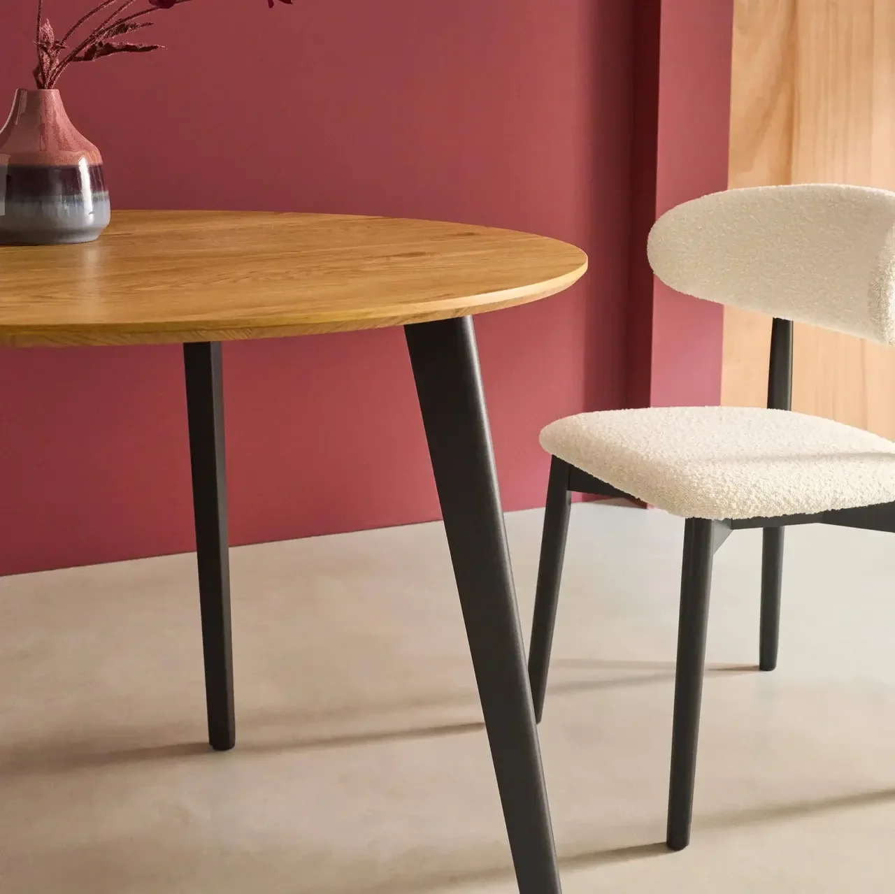 Modern round dining table for 4 wood and black metal Ø100 cm