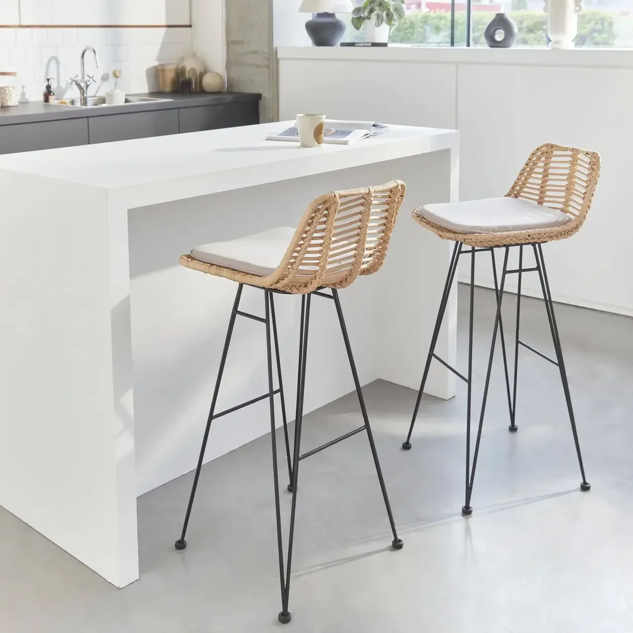 Tabouret bar rotin naturel métal noir 75 cm lot de 2 Cahya