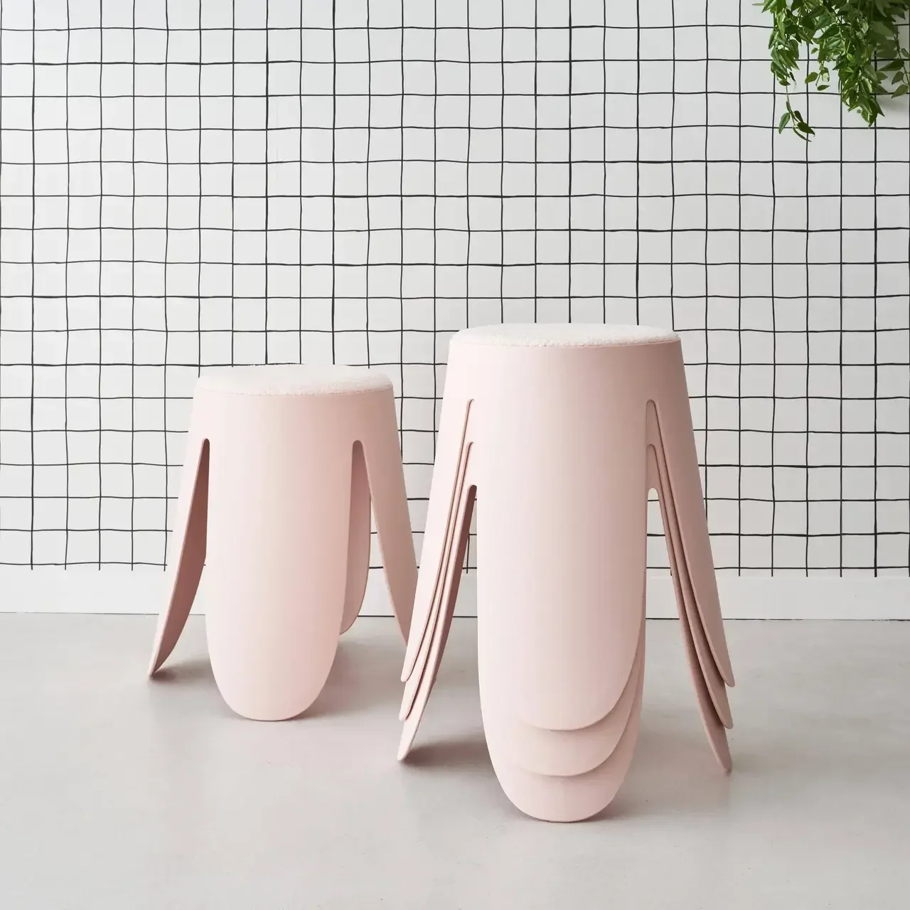 Tabouret empilable Niki bouclette lot de 4 design fleur