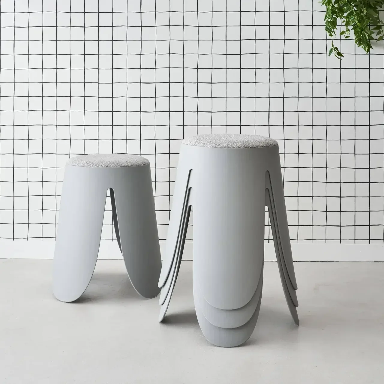 Tabouret empilable effet bouclette Niki - lot de 4