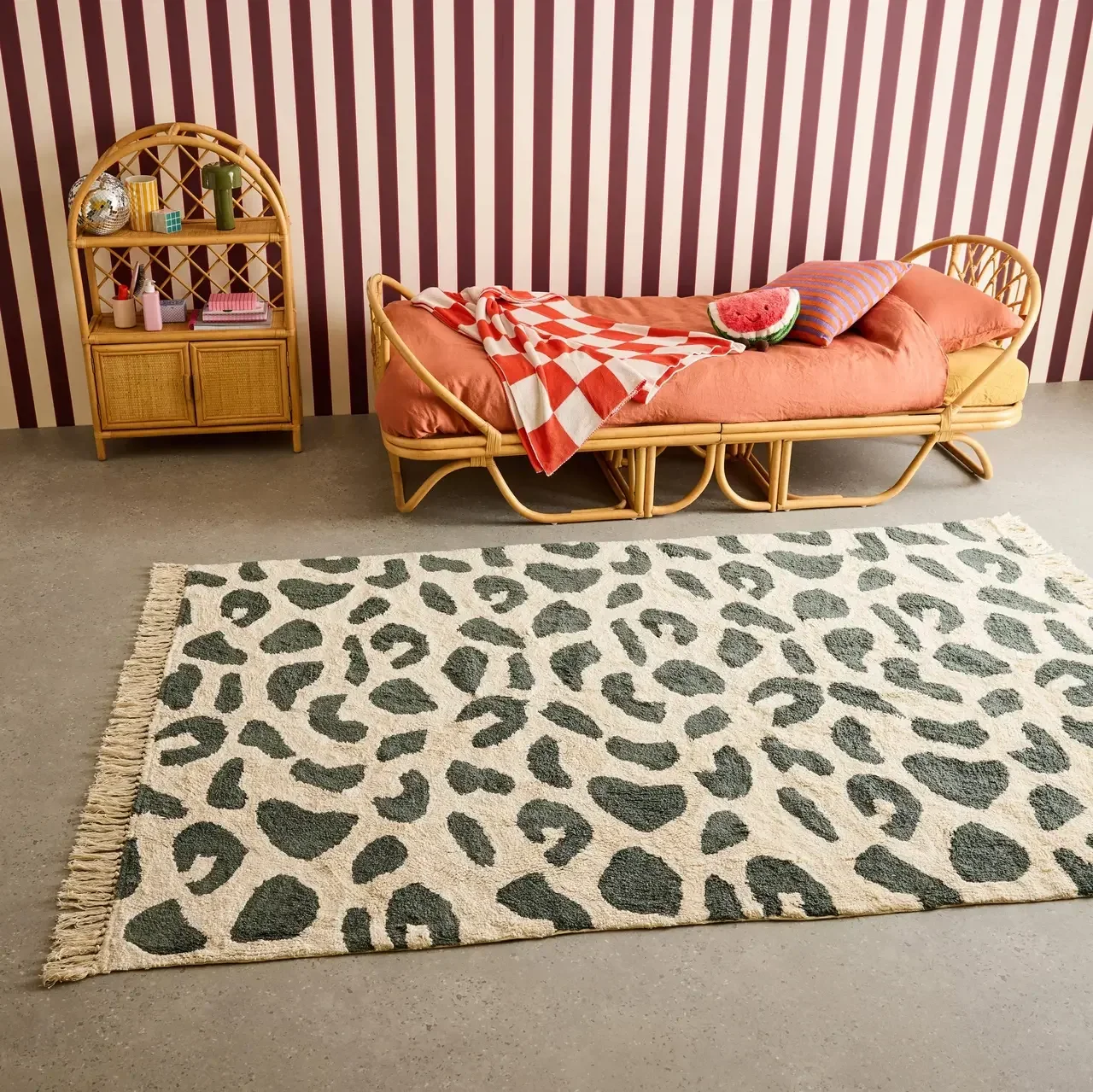 Emerald Green Polka Dot Cotton Rug with Decorative Fringes Glen