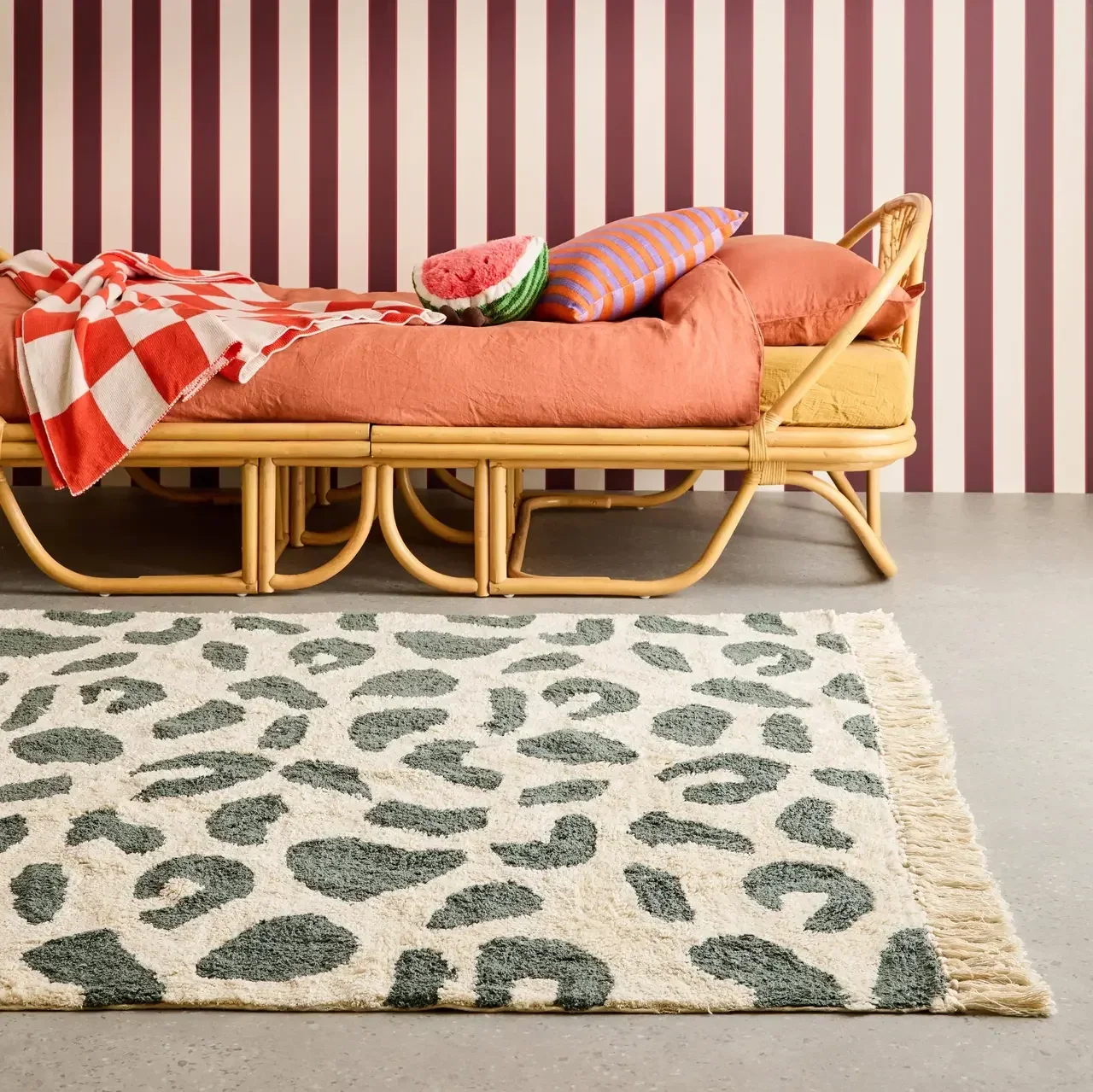 Emerald Green Polka Dot Cotton Rug with Decorative Fringes Glen