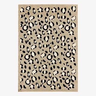Beige leopard print rug - trendy and cozy living room bedroom decor