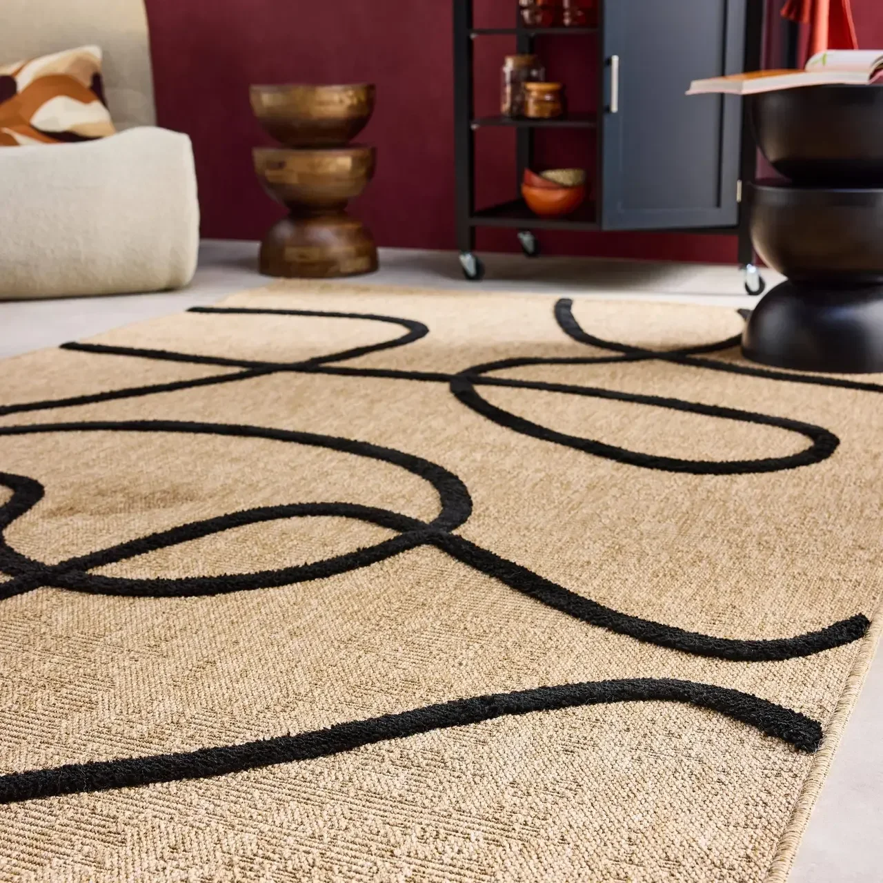 Tapis intérieur effet jute motif graphique noir en relief Thomas