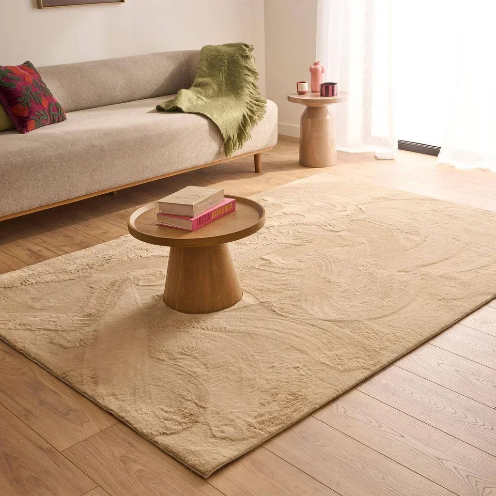 Alfombra de salón lisa beige Oscaria suave y antideslizante