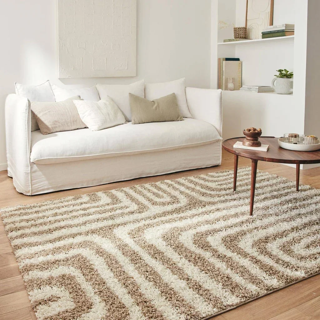 Tapis shaggy beige motifs géométriques rectangulaires confort intérieur