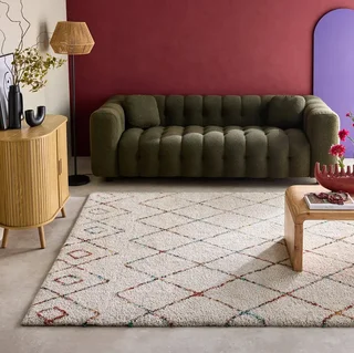 Tapete shaggy berbere interior creme padrões multicoloridos