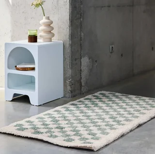 Tapis shaggy damier bleu crème vintage 70s poils longs moelleux salon cocooning