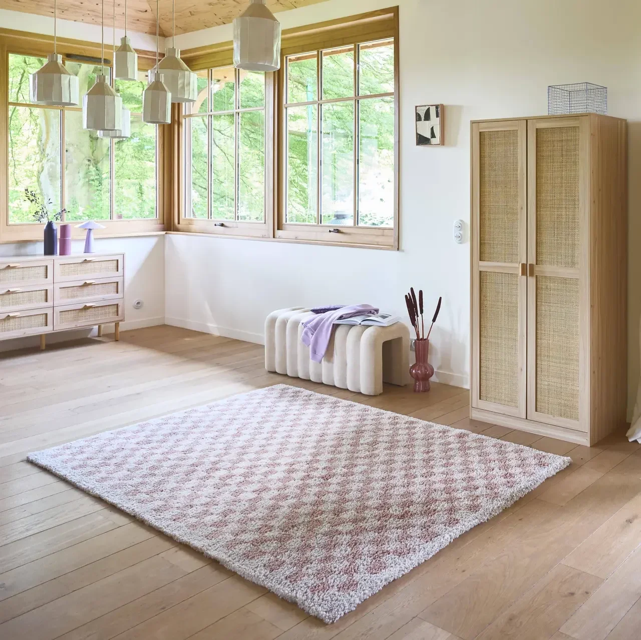 Tapis shaggy damier vieux rose et crème poils longs doux intérieur