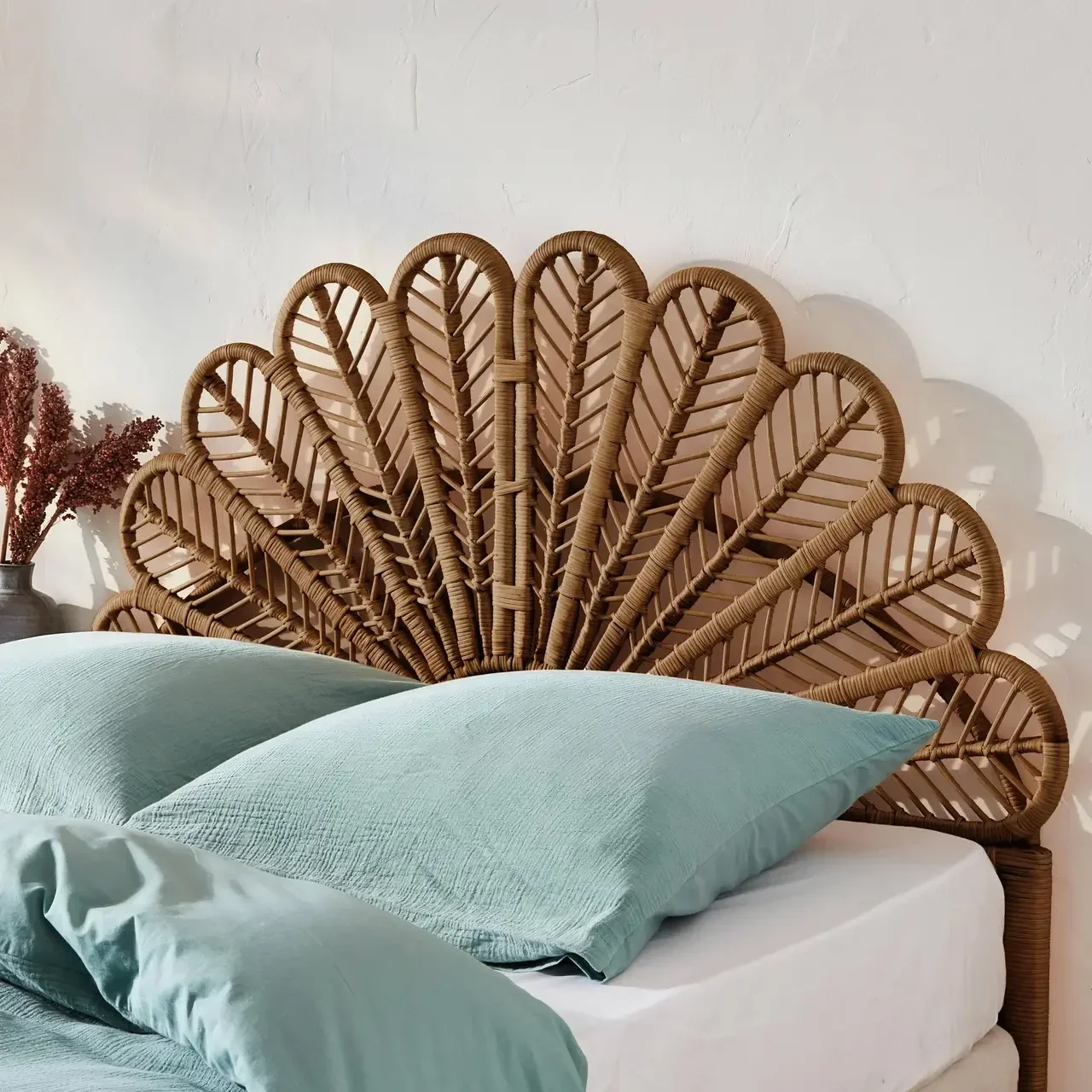 Tête de lit rotin foncé vintage Anggun plume paon